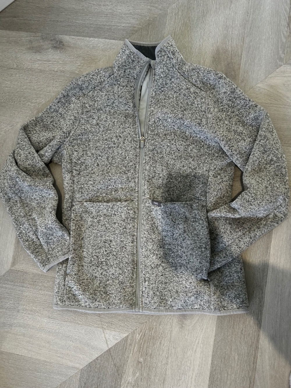 FIGS on shift grey full zip Sherpa fleece M cozy layer